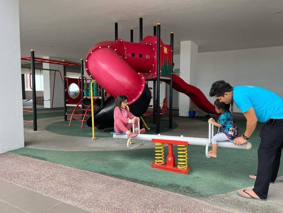 Dhia Raisha Homestay Kuala Terengganu Eksteriør billede