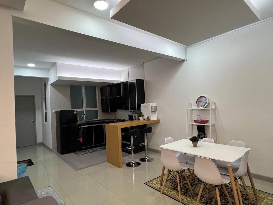 Dhia Raisha Homestay Kuala Terengganu Eksteriør billede